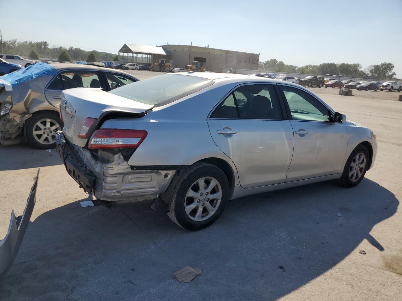 2011 TOYOTA CAMRY
