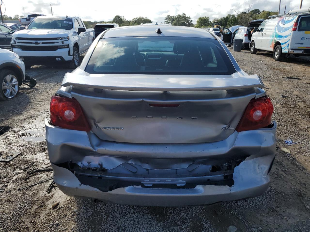2013 DODGE Avenger