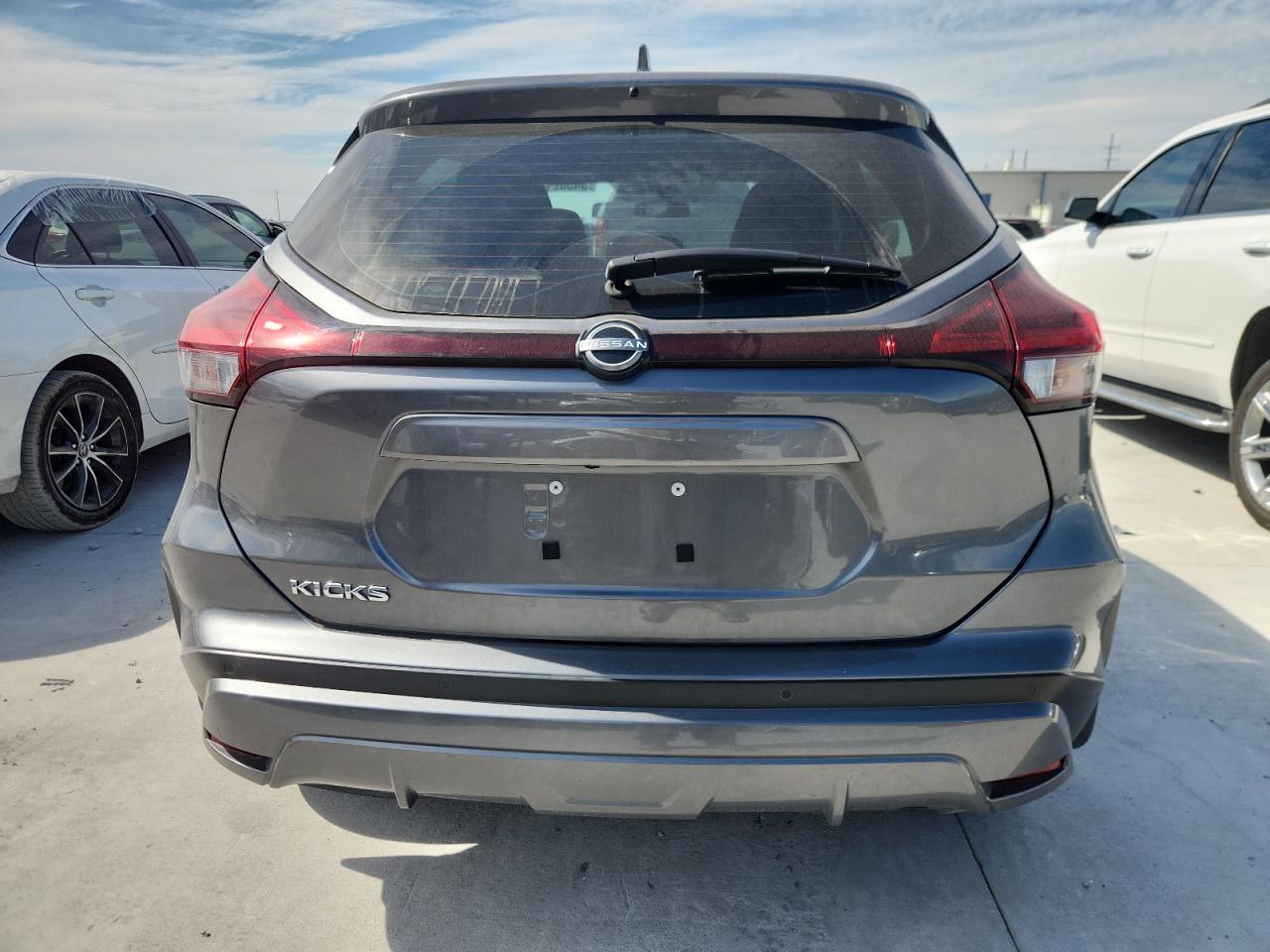 2024 NISSAN KICKS