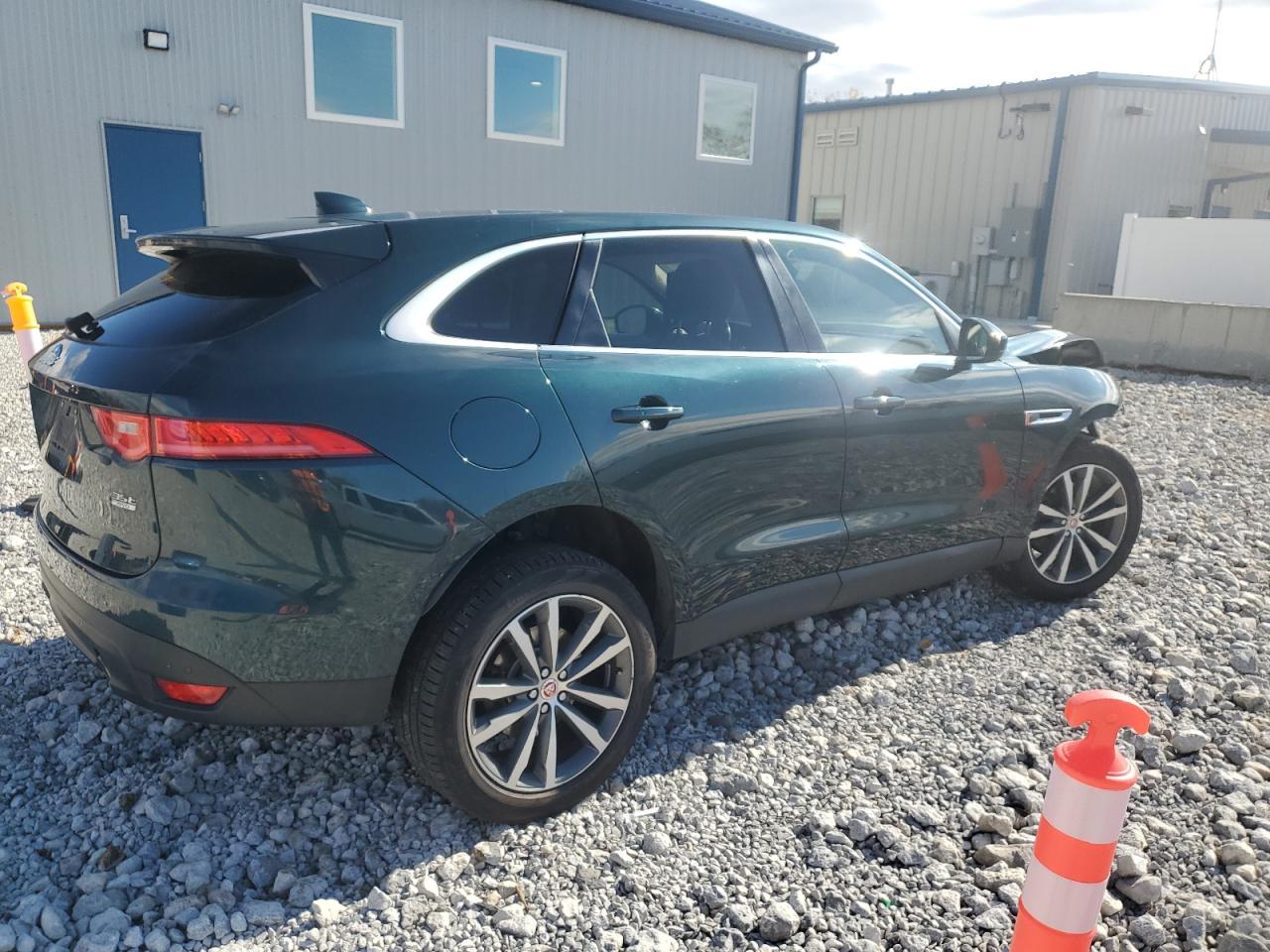 2017 JAGUAR F-Pace