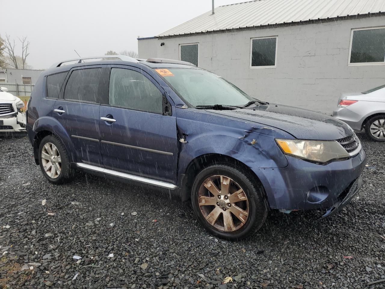 2009 MITSUBISHI outlander