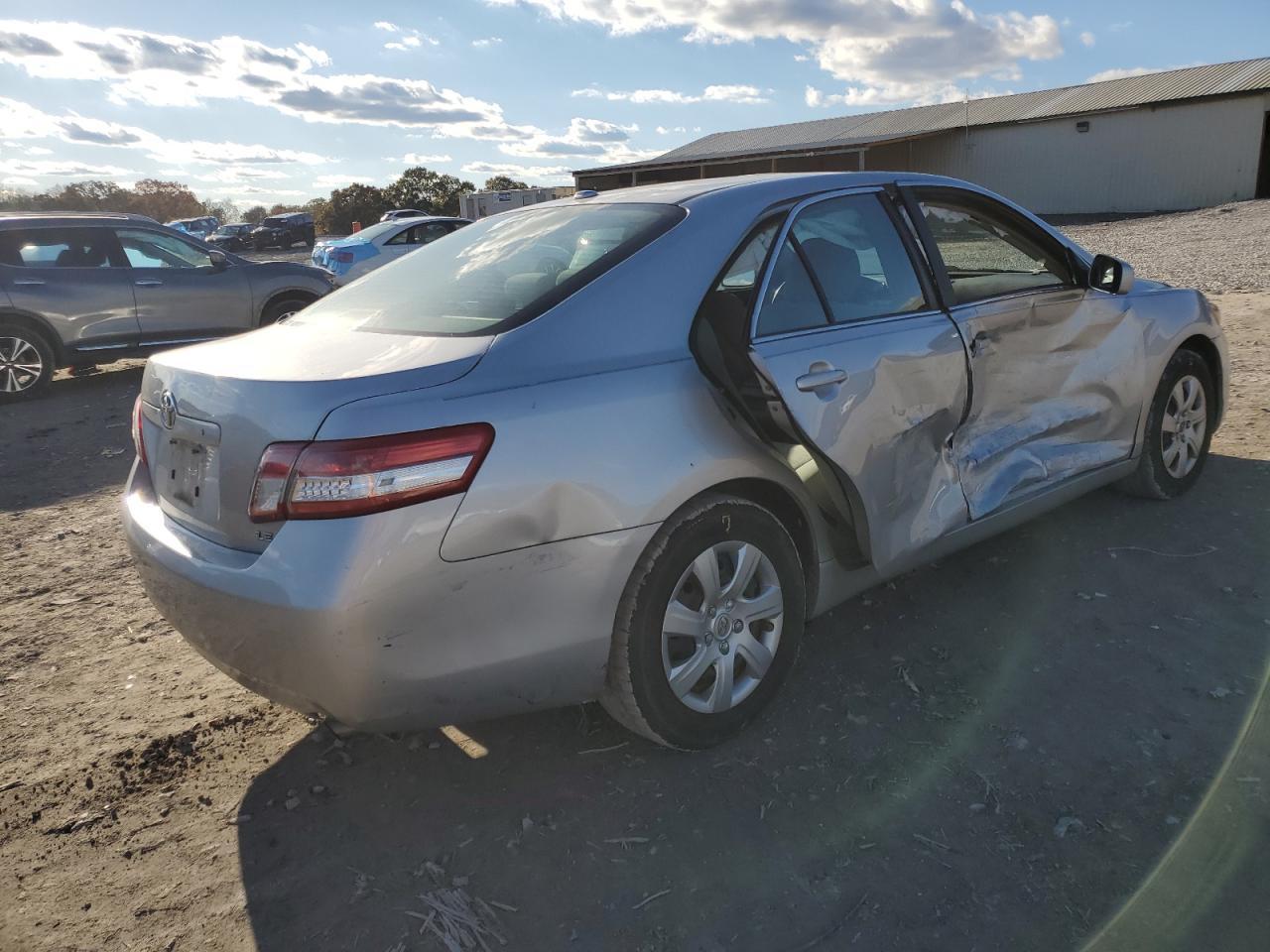 2011 TOYOTA CAMRY