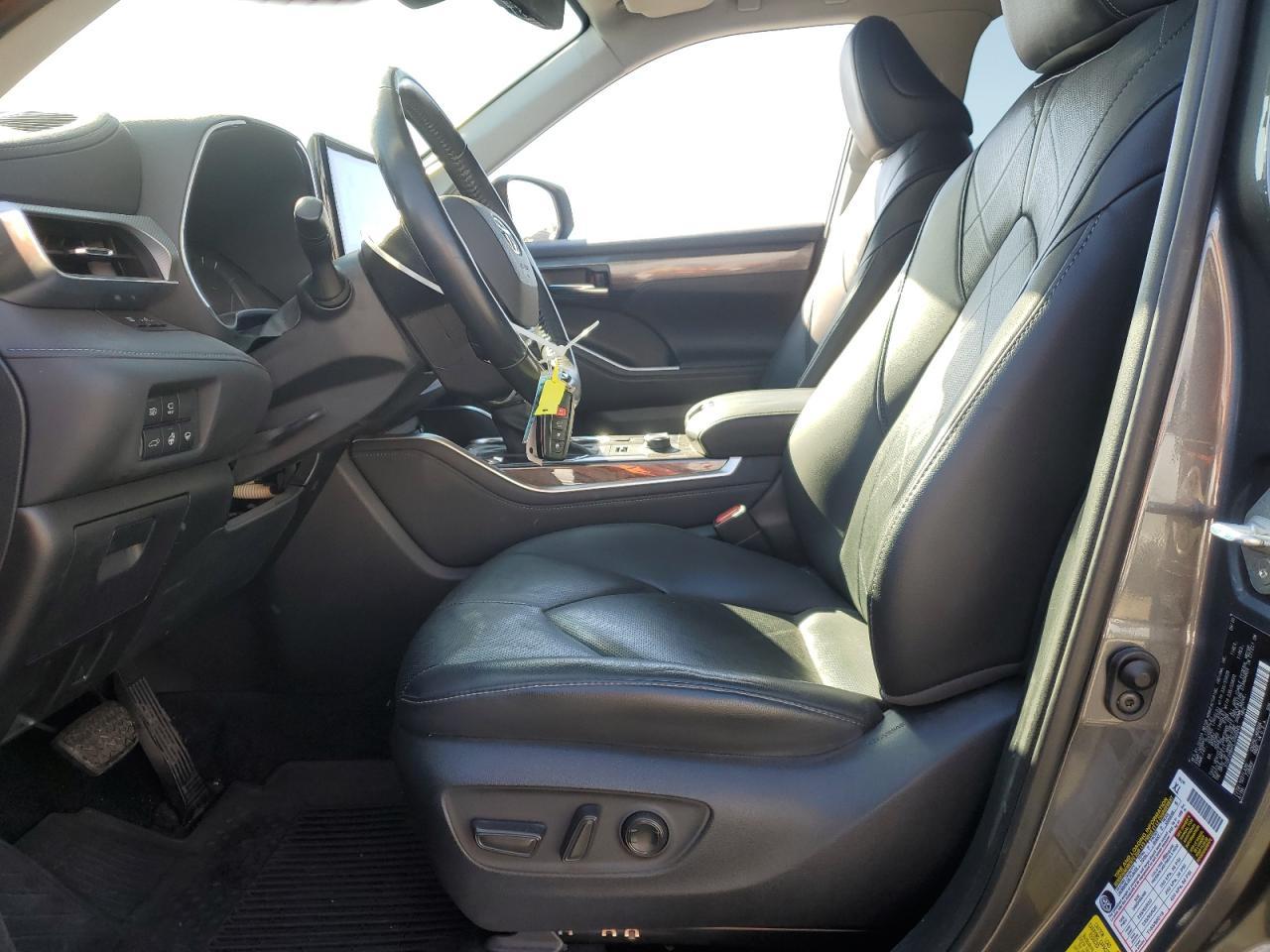 2020 TOYOTA HIGHLANDER