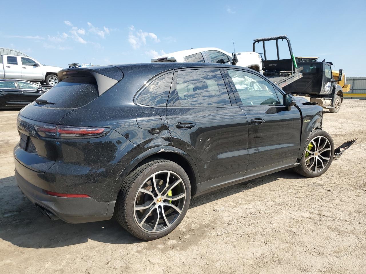 2023 PORSCHE CAYENNE
