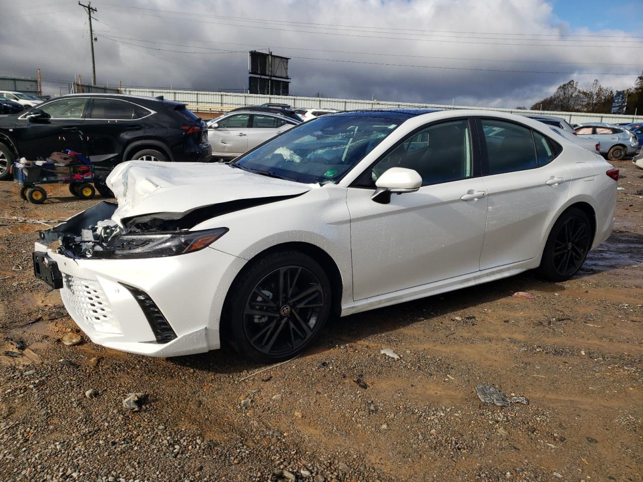 2025 TOYOTA CAMRY