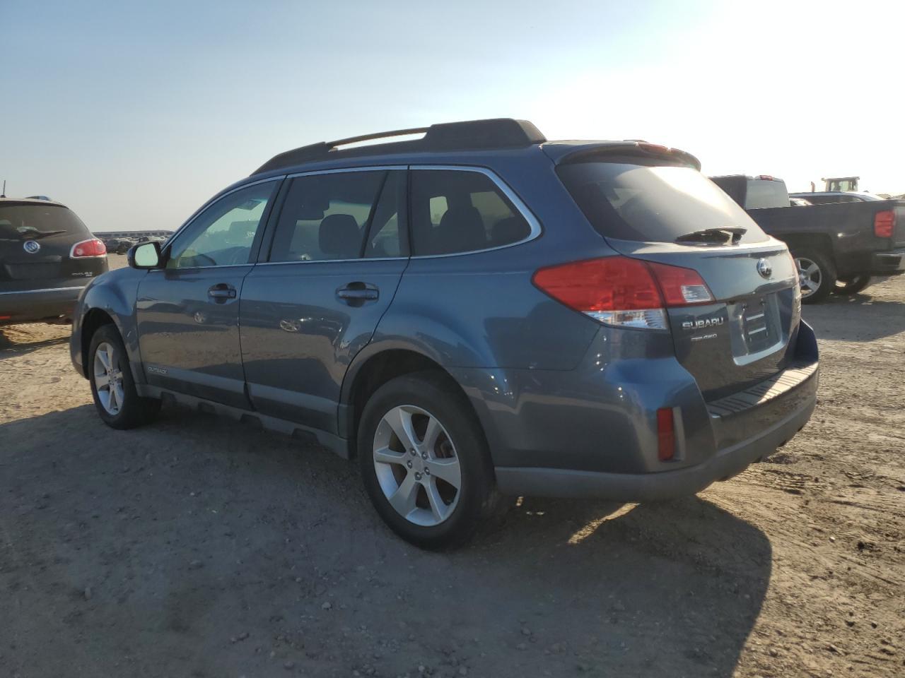2013 SUBARU Outback