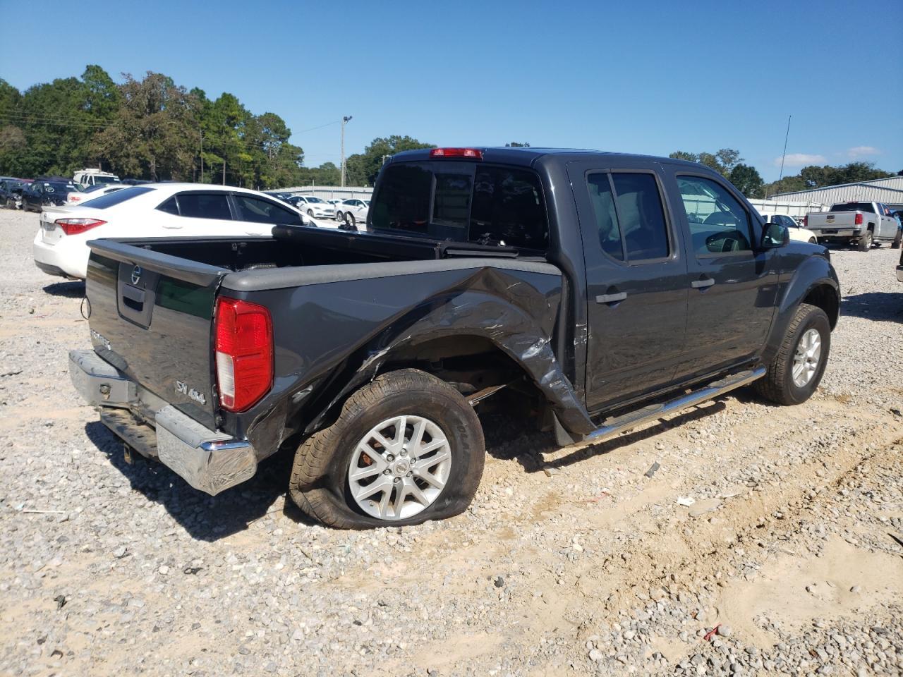 2015 NISSAN Frontier