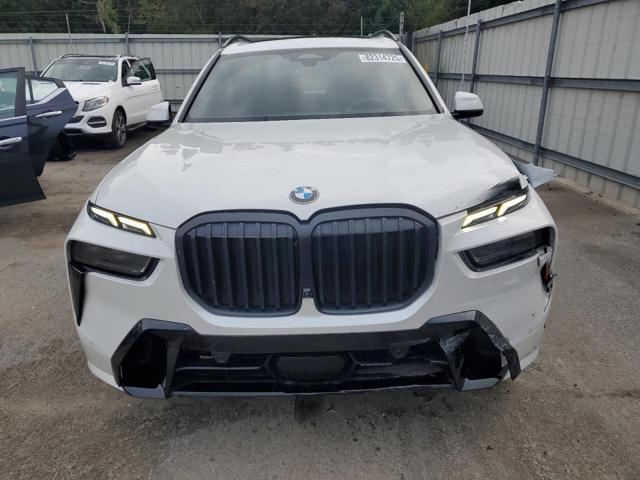 2023 BMW X7