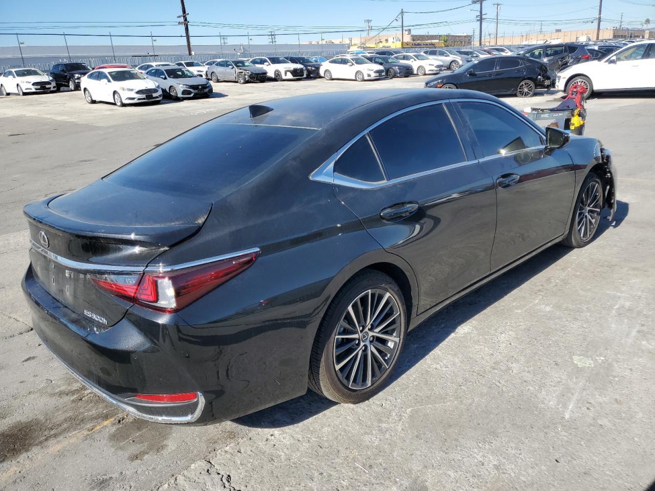 2024 LEXUS Es
