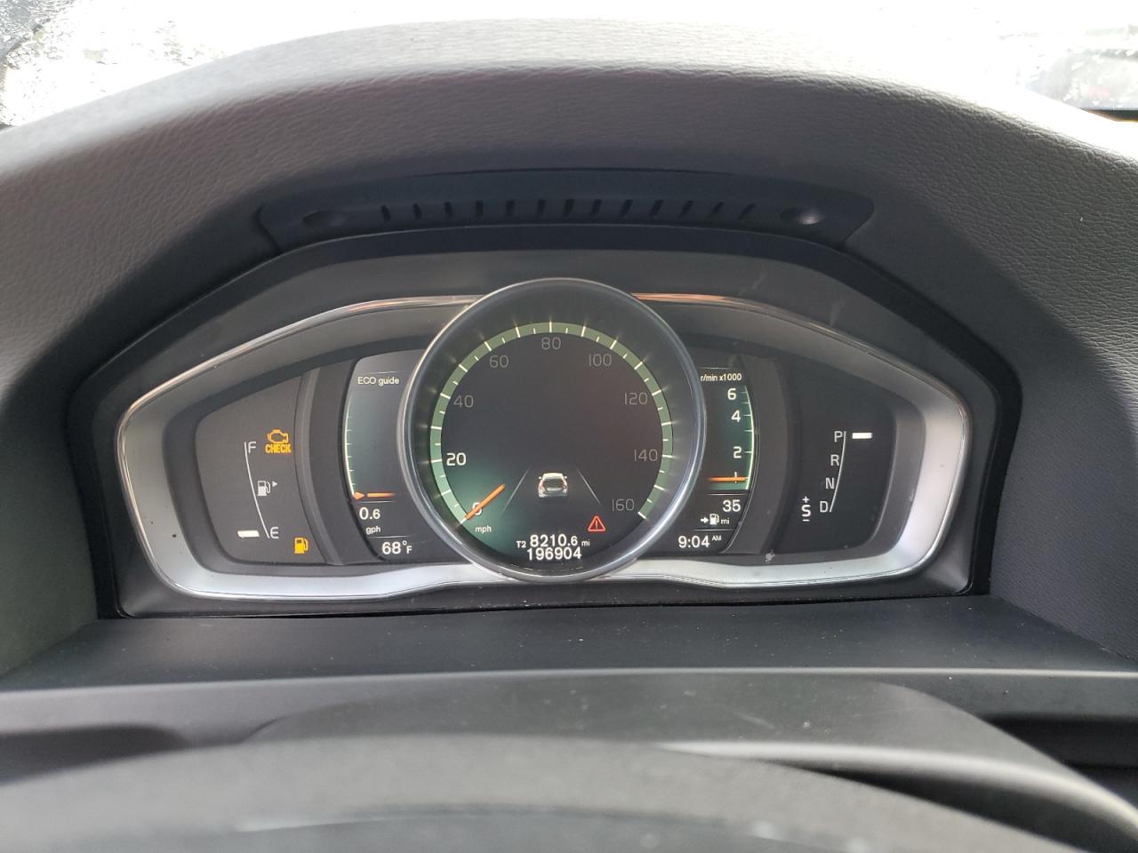 2018 VOLVO V60