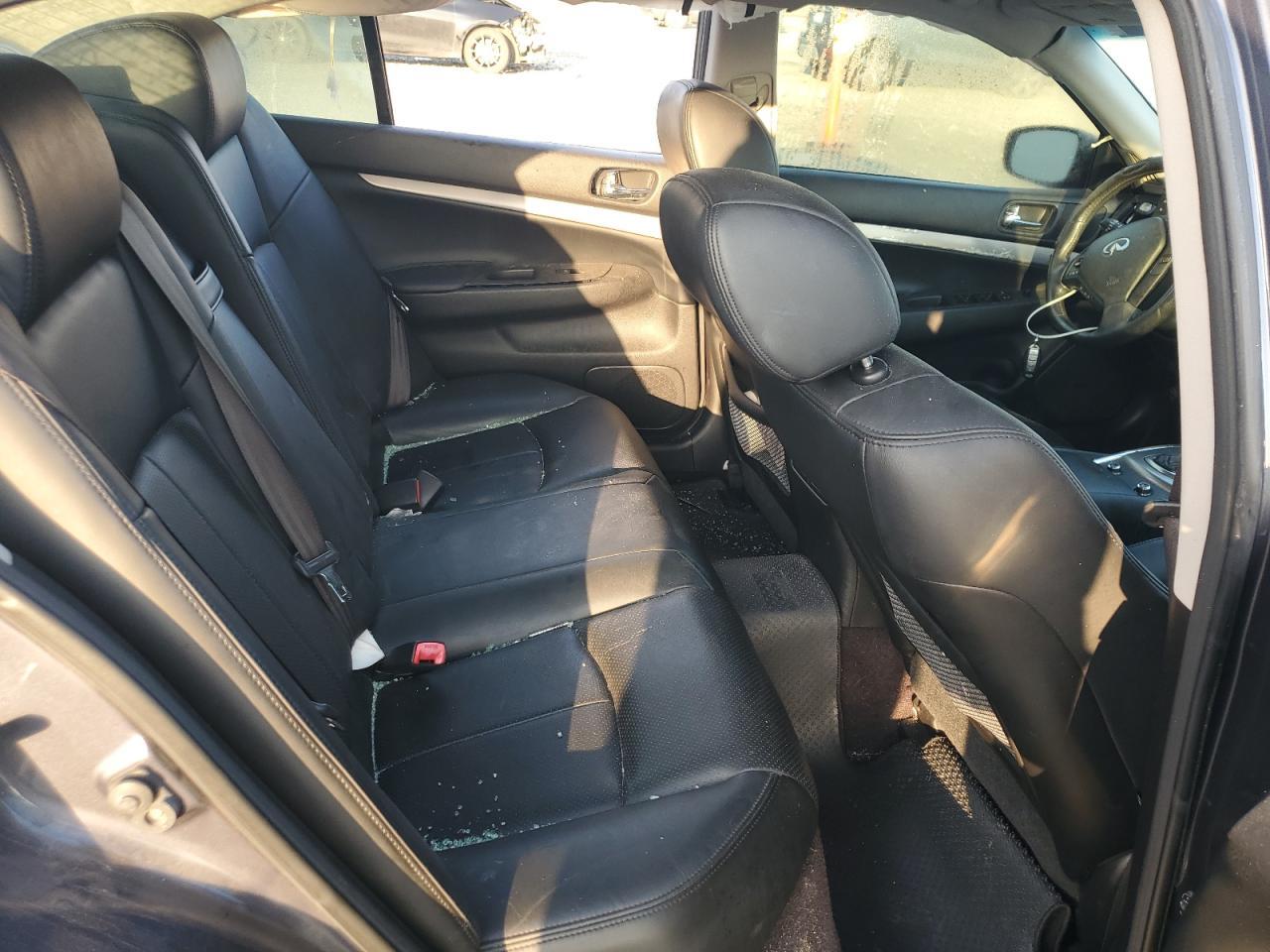 2012 INFINITI G37