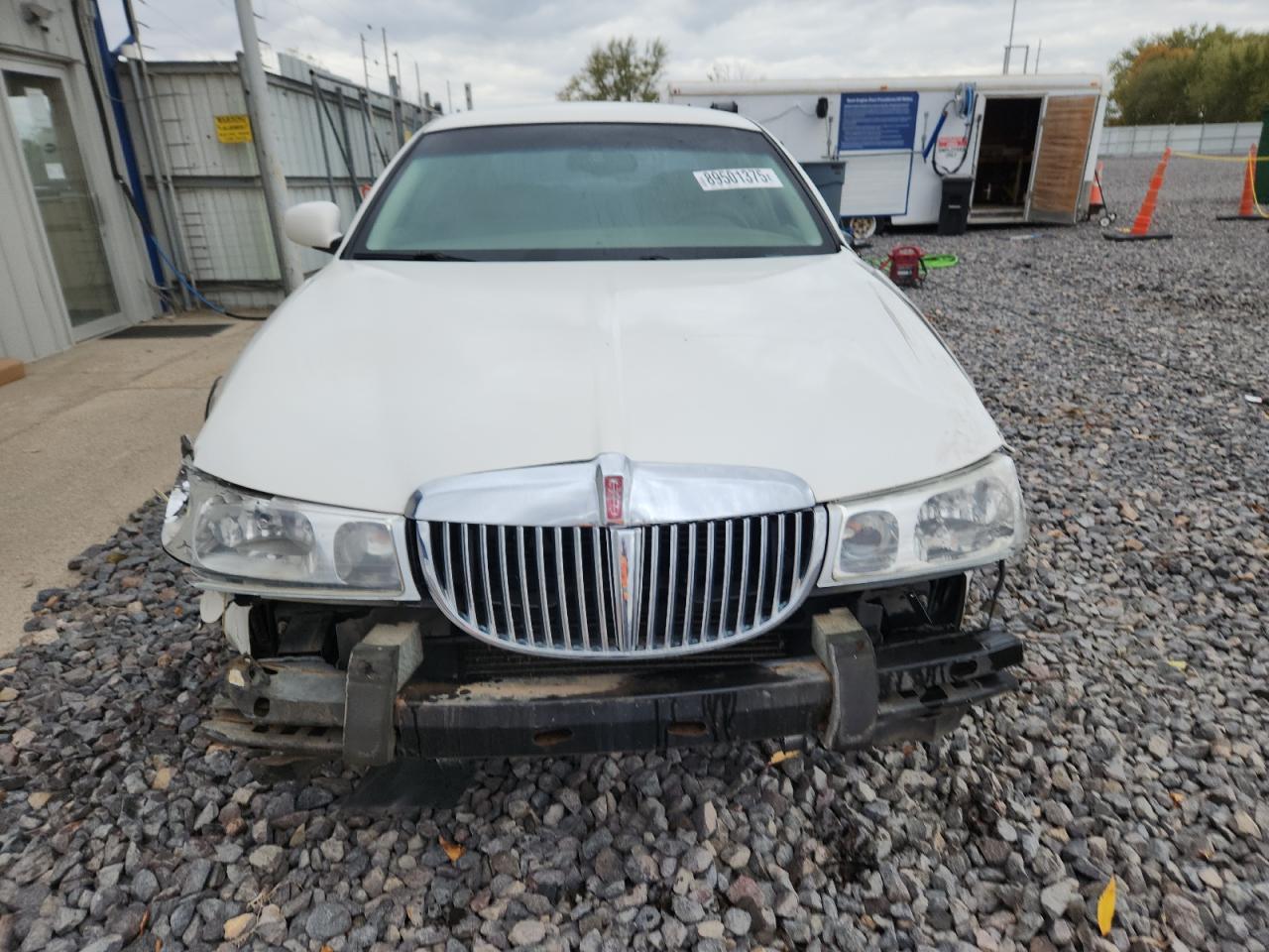 2002 LINCOLN Town Car
