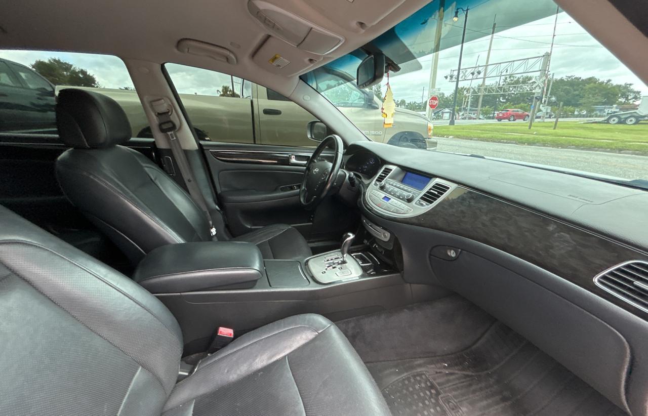 2013 HYUNDAI GENESIS