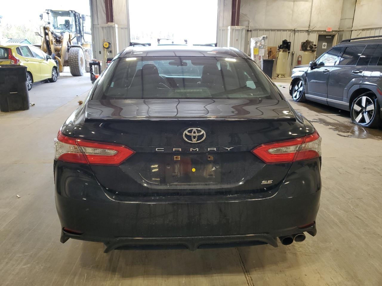 2018 TOYOTA CAMRY