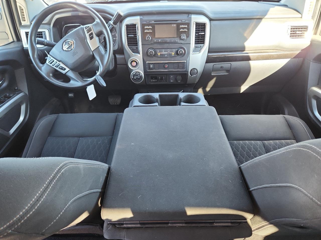 2016 NISSAN Titan