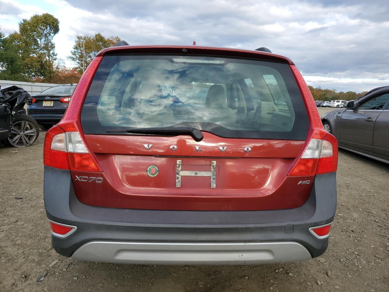 2011 VOLVO XC70