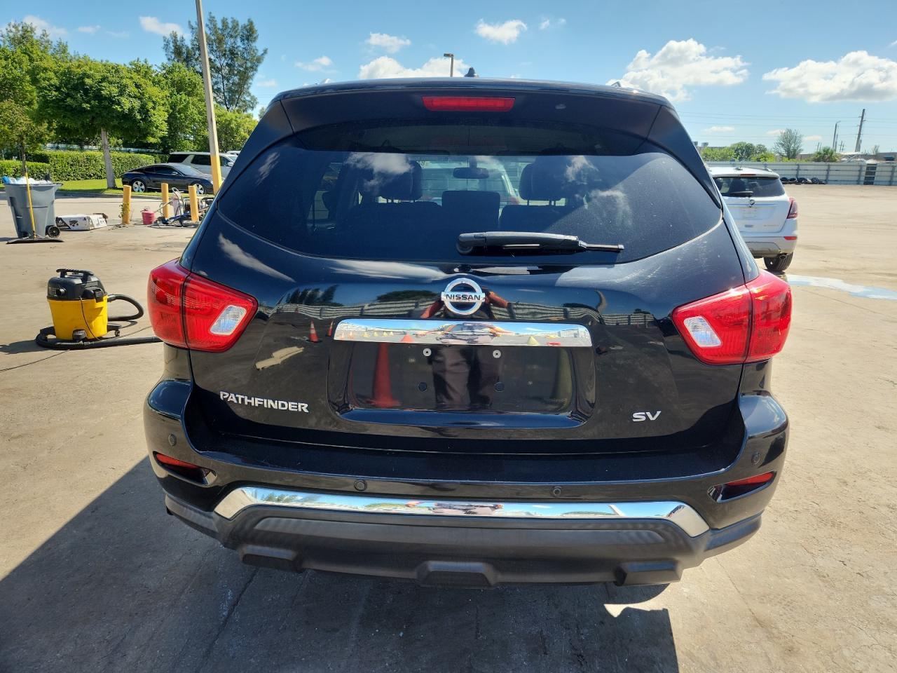 2017 NISSAN PATHFINDER