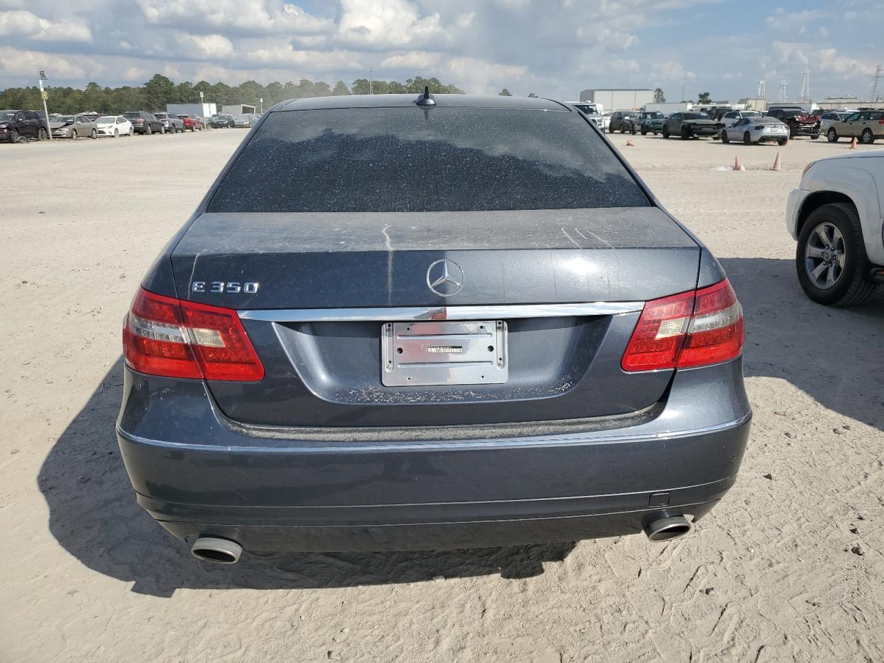 2011 MERCEDES-BENZ E-Class