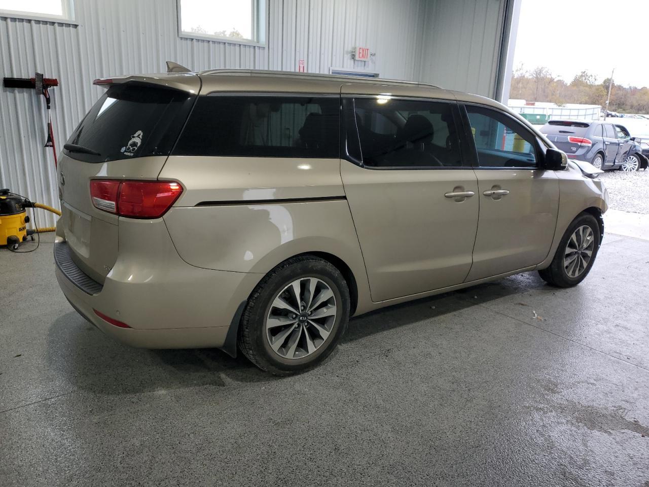 2015 KIA SEDONA
