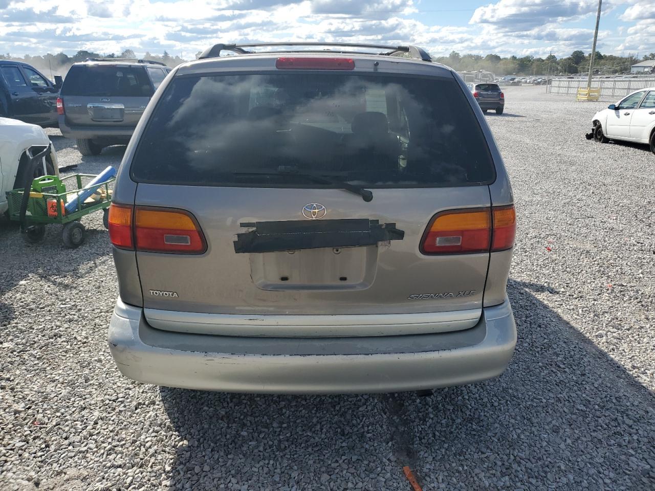1998 TOYOTA SIENNA