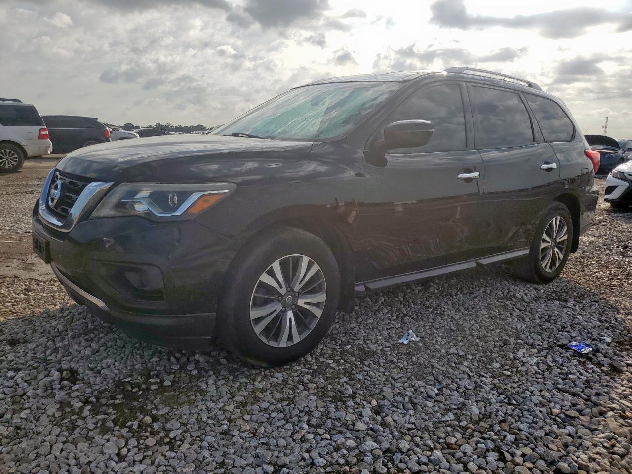 2017 NISSAN PATHFINDER