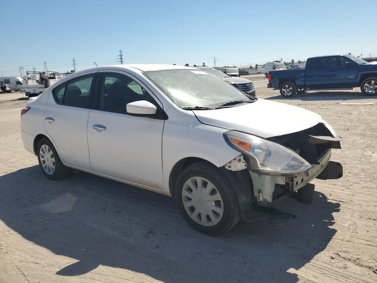 2019 NISSAN VERSA
