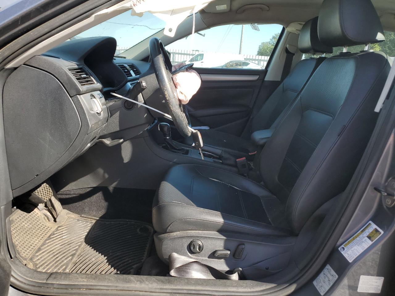 2014 VOLKSWAGEN Passat