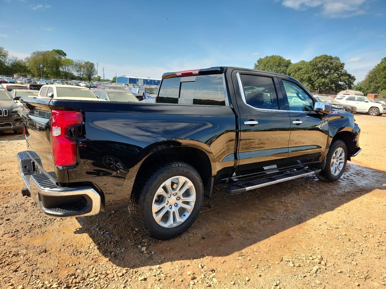2025 CHEVROLET Silverado
