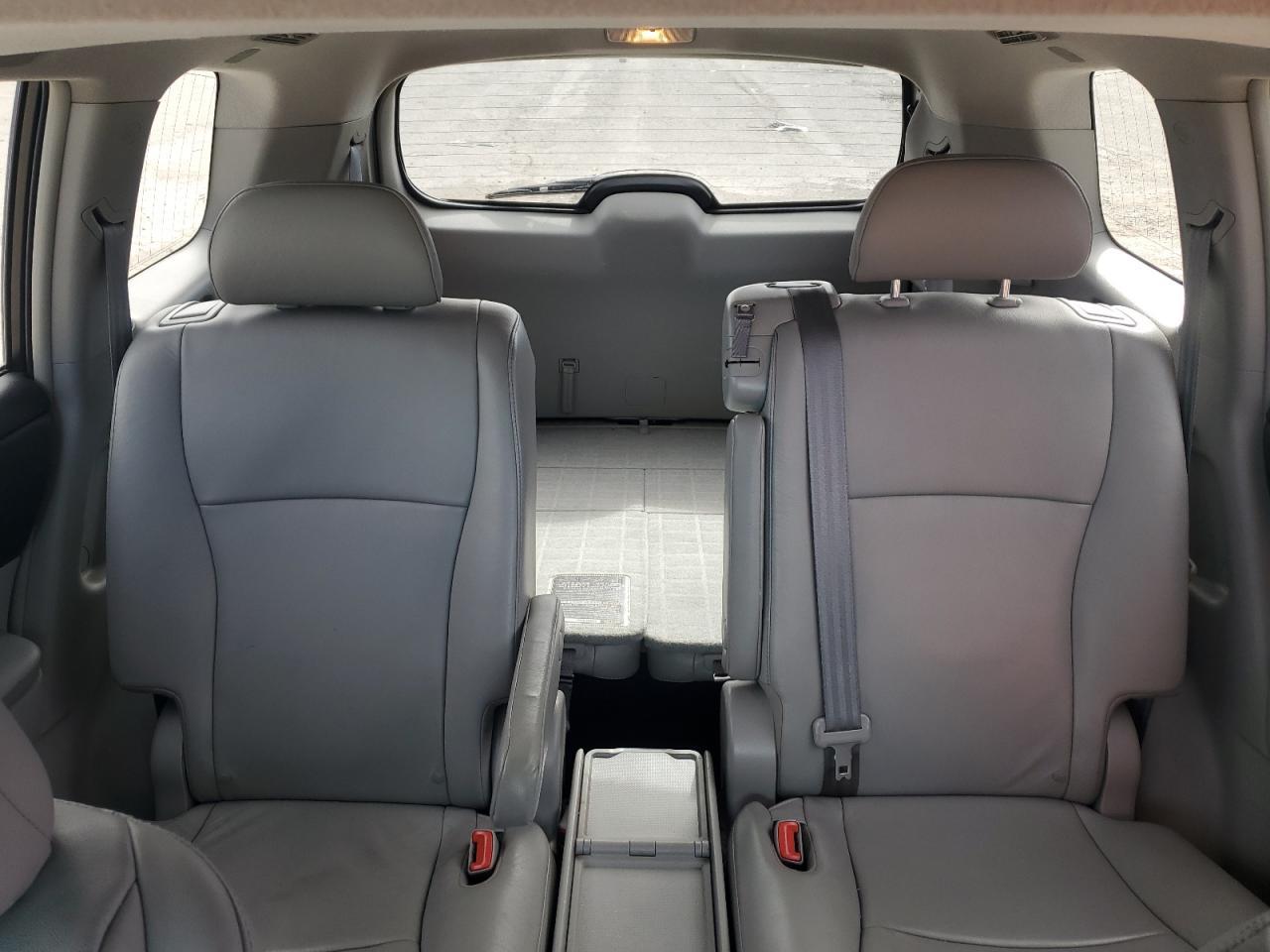 2011 TOYOTA HIGHLANDER