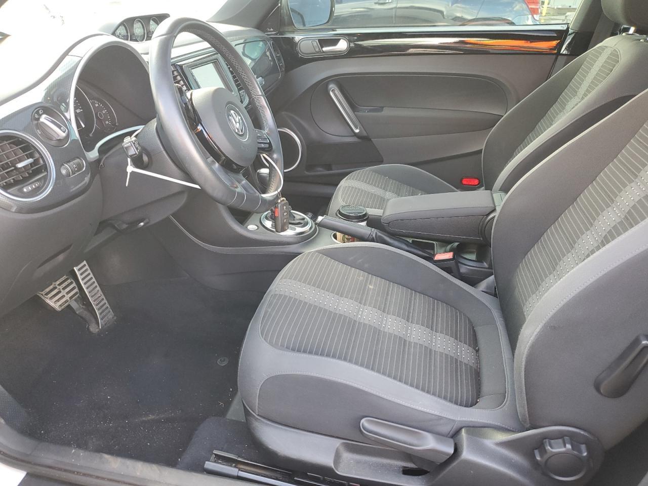2012 VOLKSWAGEN Beetle
