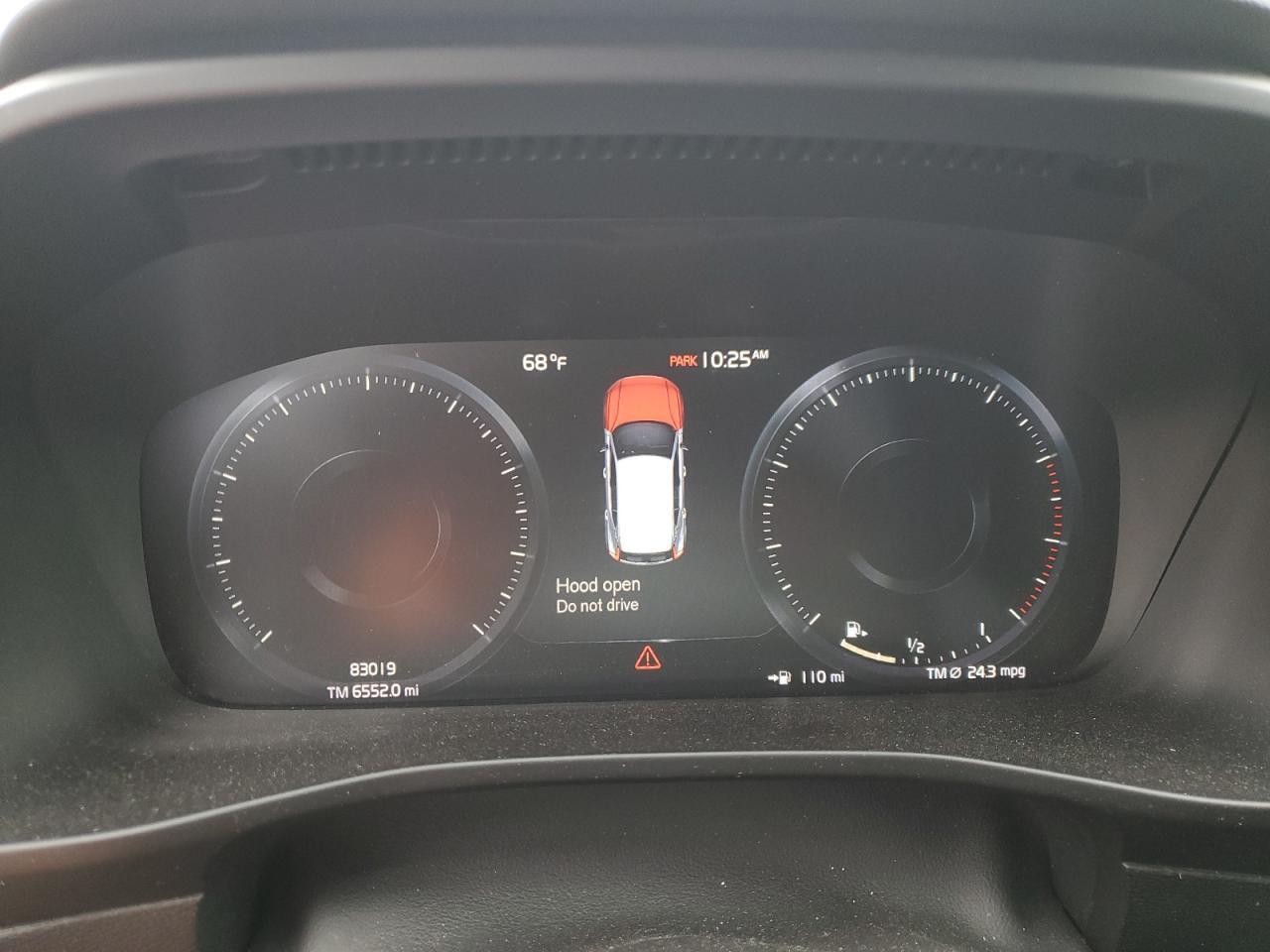 2019 VOLVO XC40