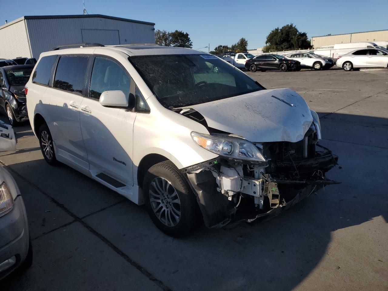 2019 TOYOTA SIENNA