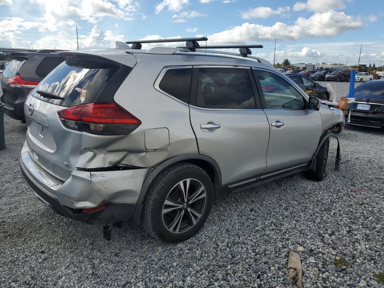2017 NISSAN ROGUE