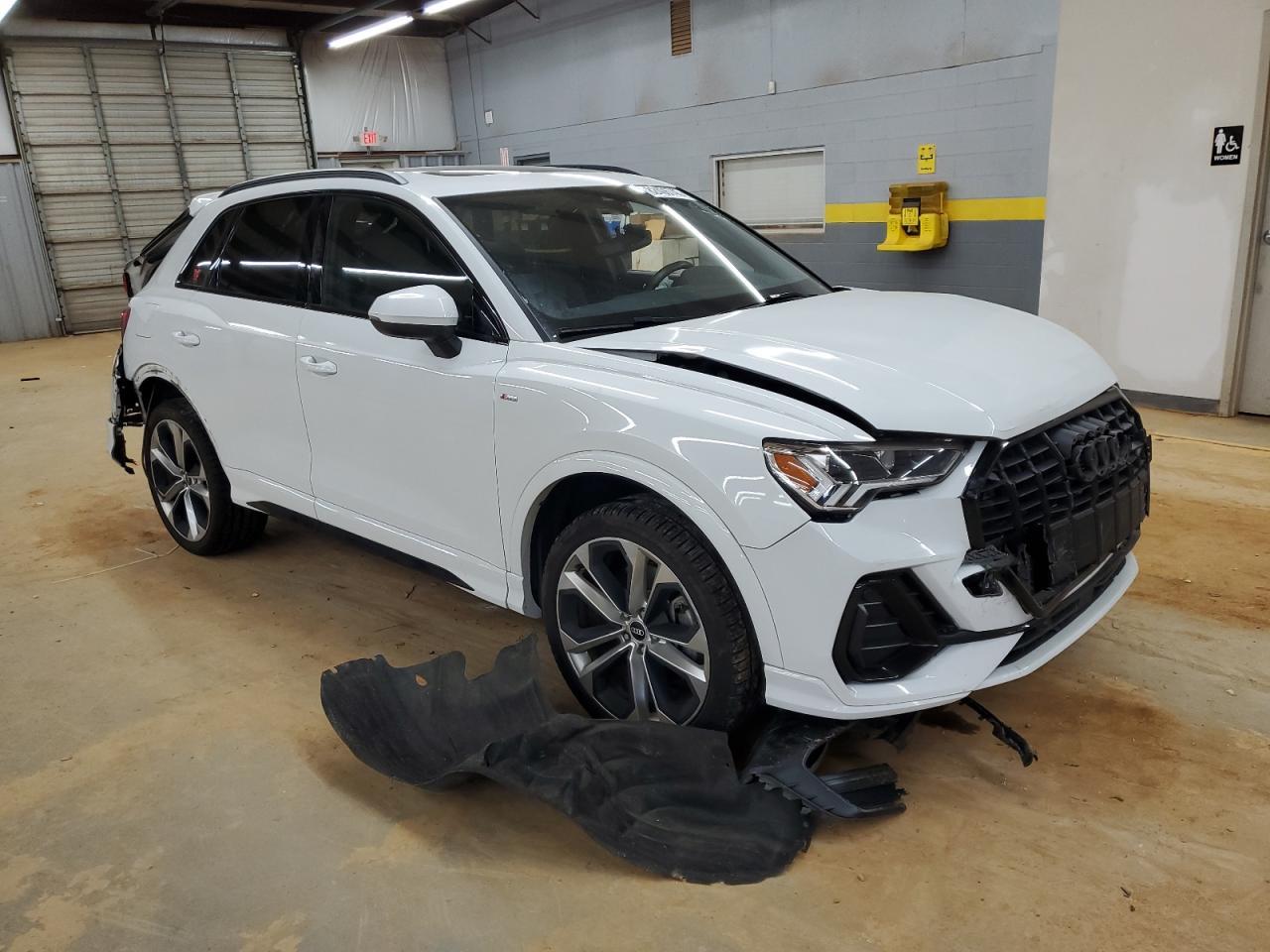2022 AUDI Q3