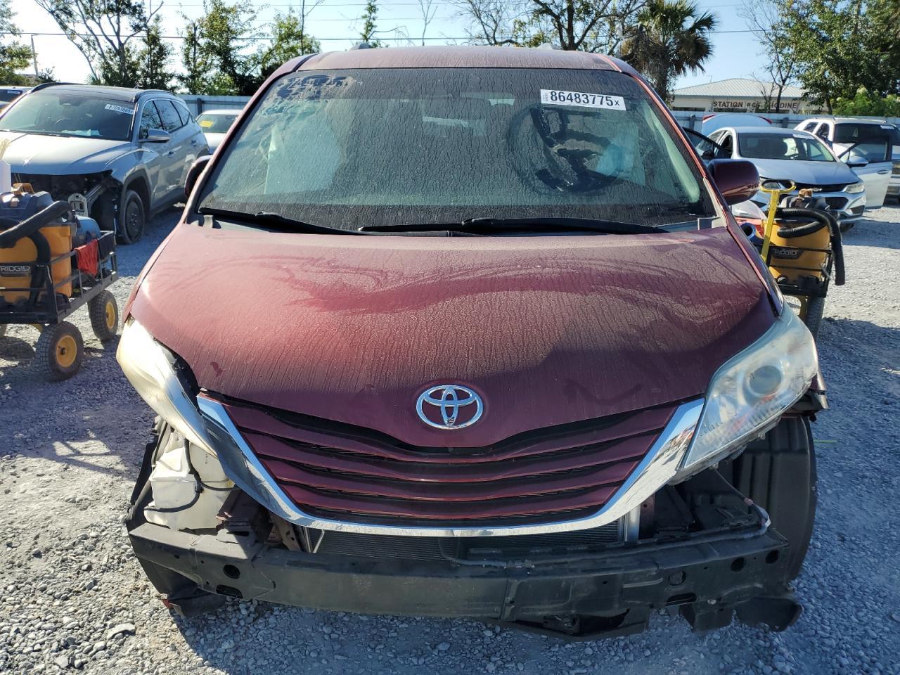2015 TOYOTA SIENNA
