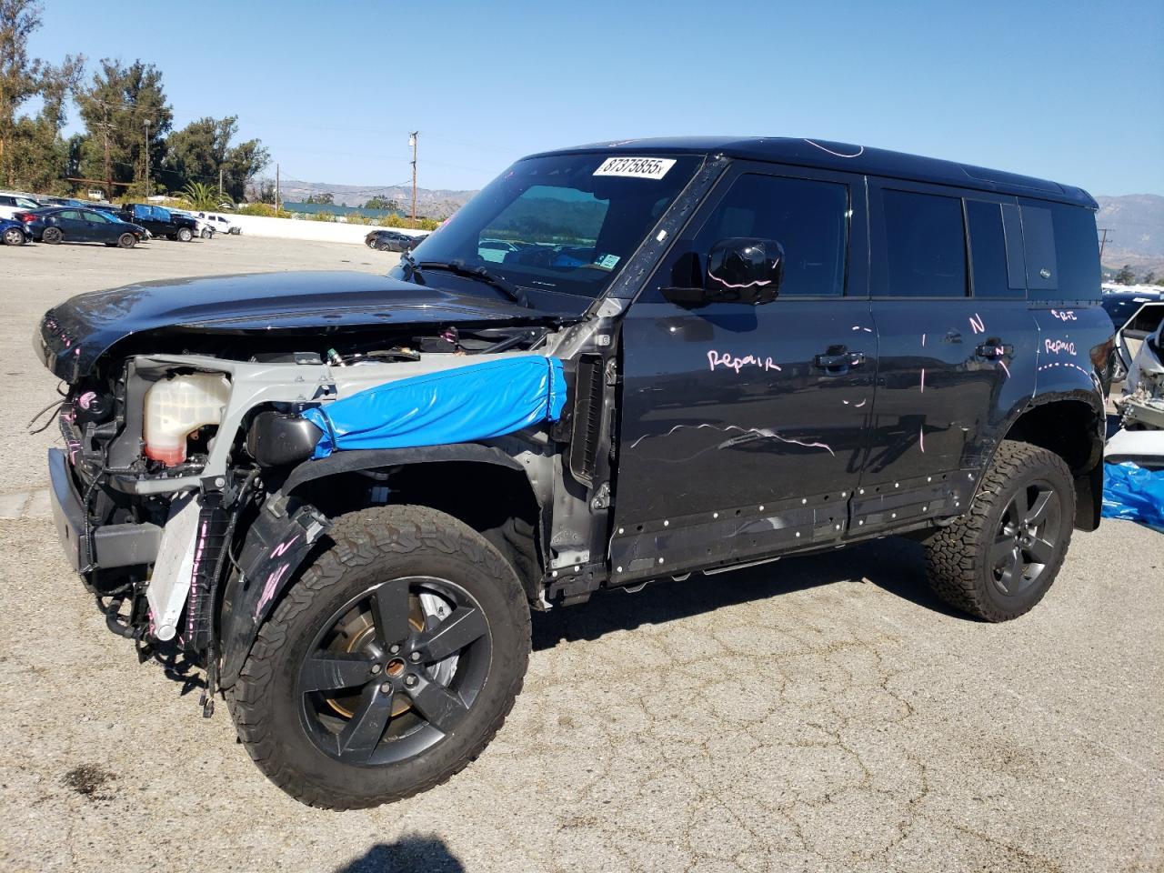 2024 LAND ROVER Defender