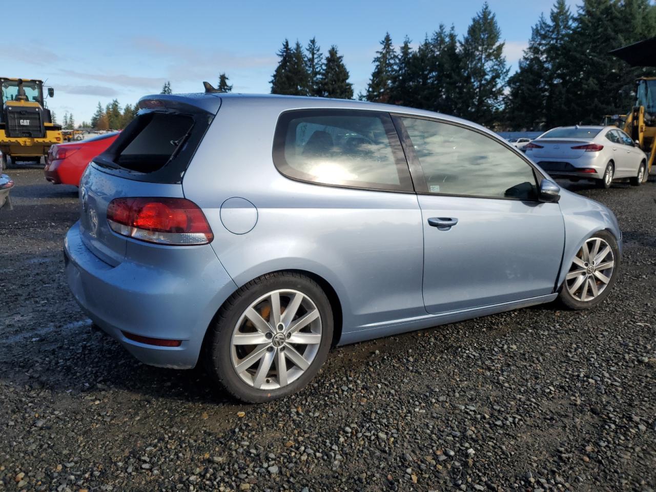 2011 VOLKSWAGEN GOLF