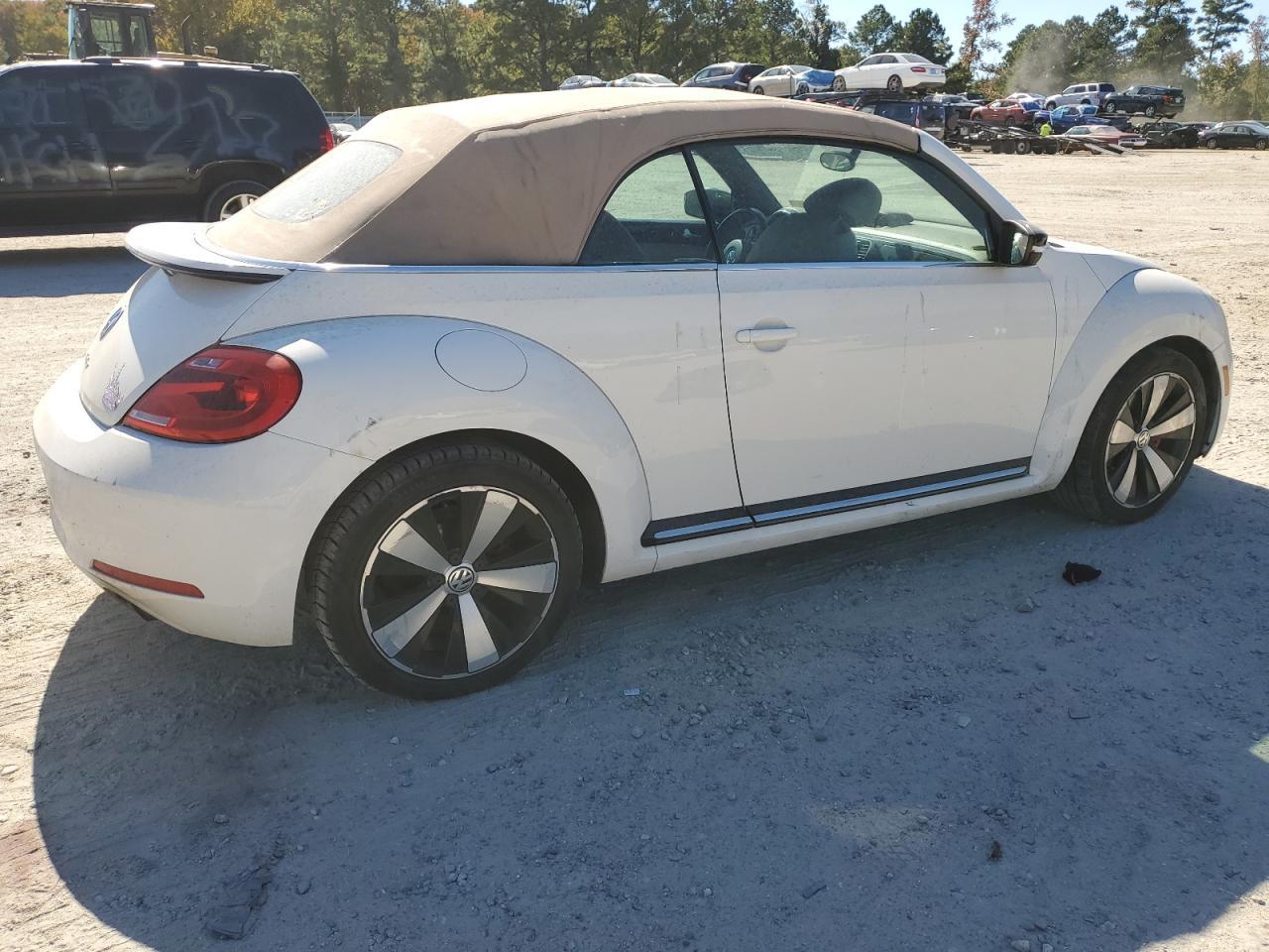 2013 VOLKSWAGEN Beetle