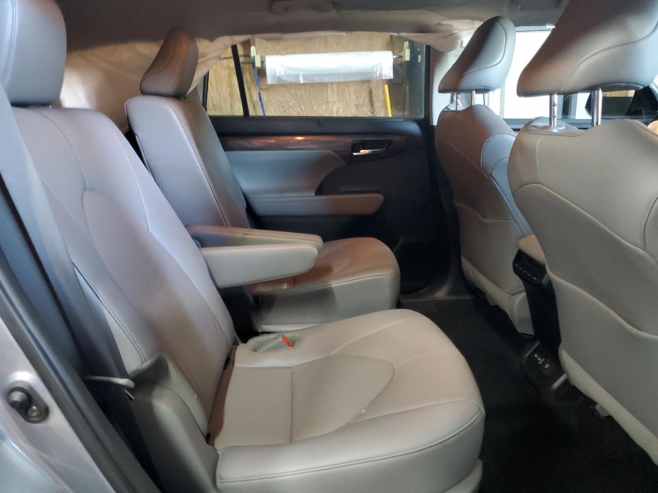 2022 TOYOTA HIGHLANDER
