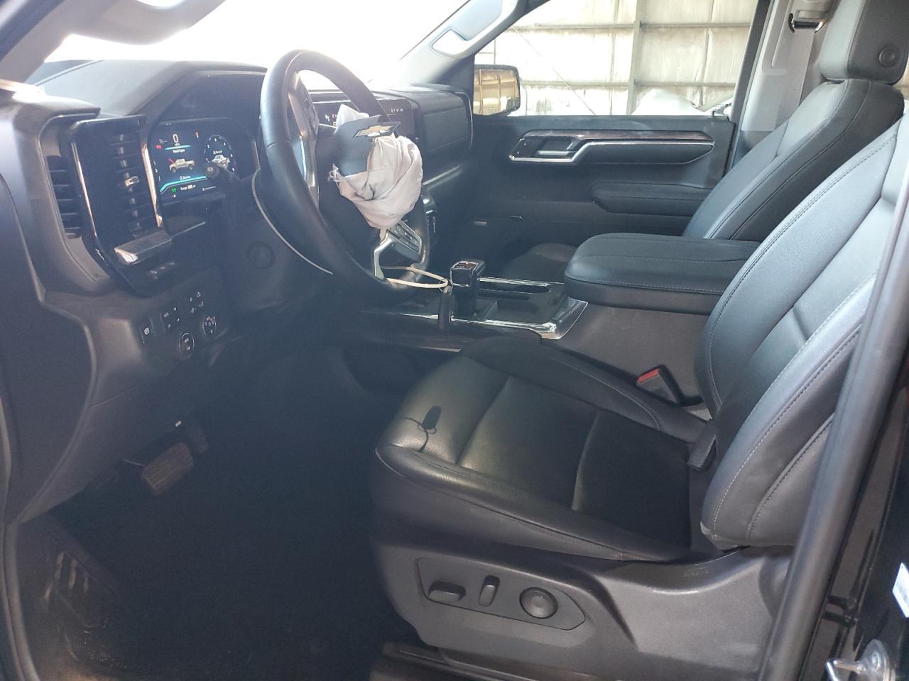 2024 CHEVROLET Silverado