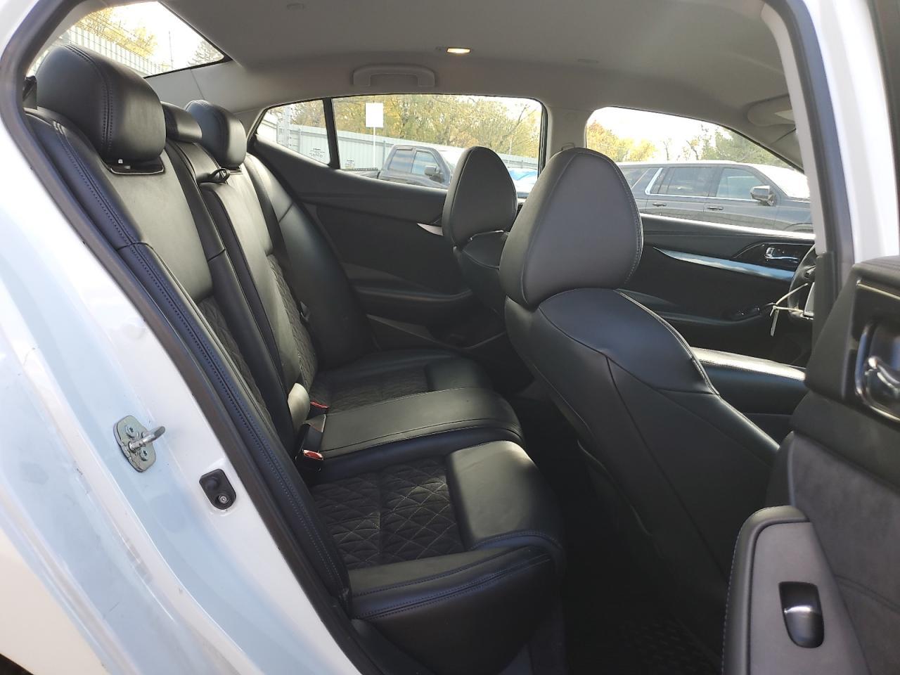 2016 NISSAN Maxima