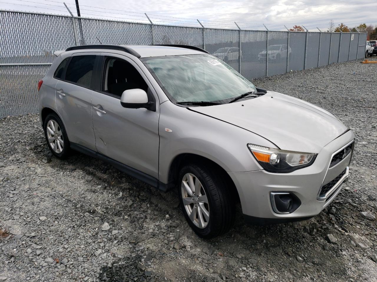 2015 MITSUBISHI RVR