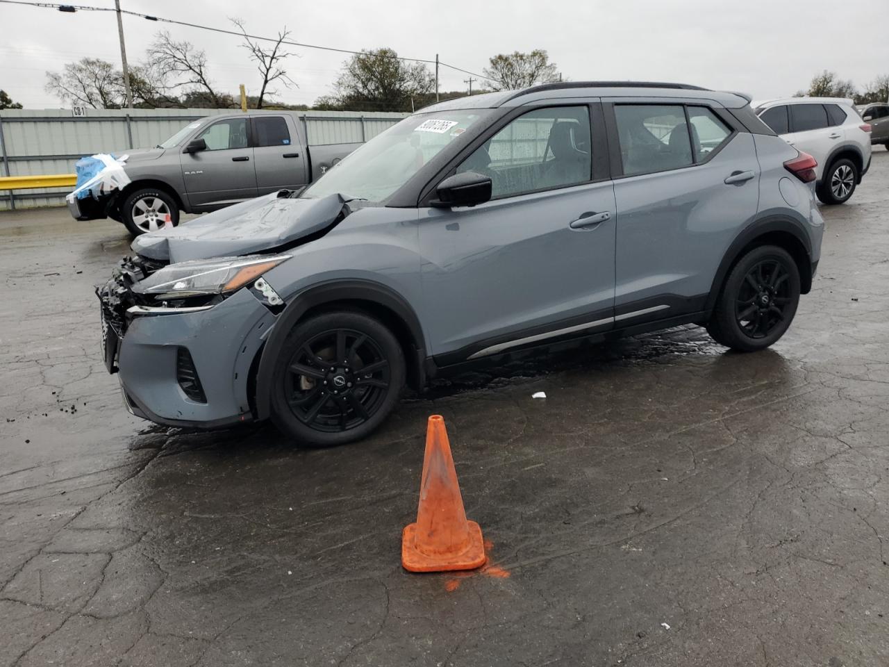 2023 NISSAN KICKS
