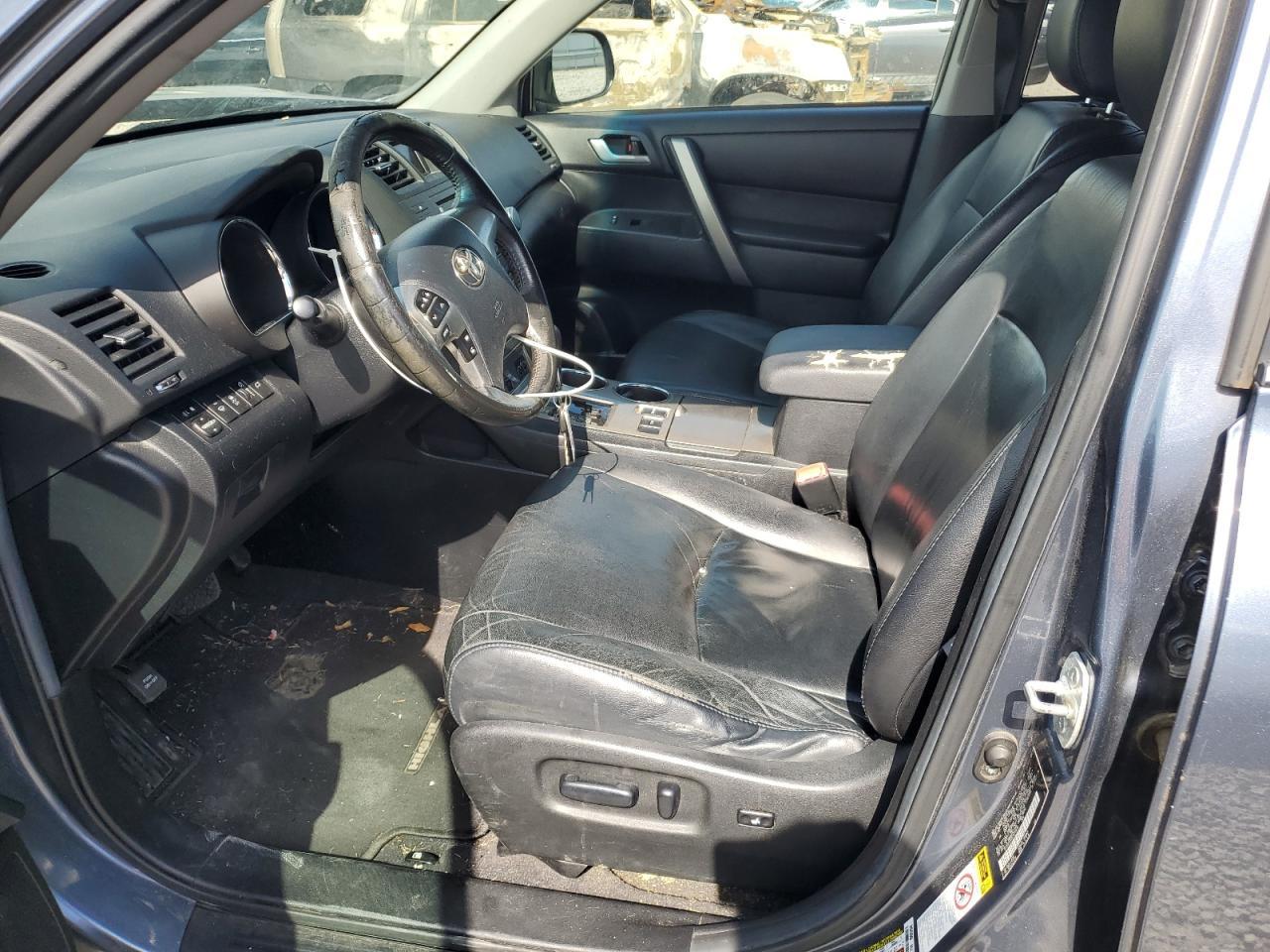 2012 TOYOTA HIGHLANDER