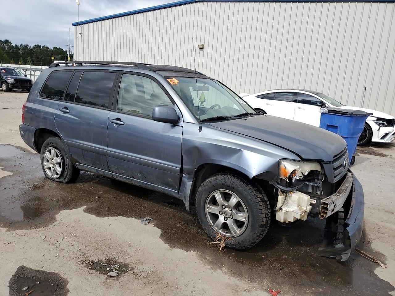 2004 TOYOTA HIGHLANDER