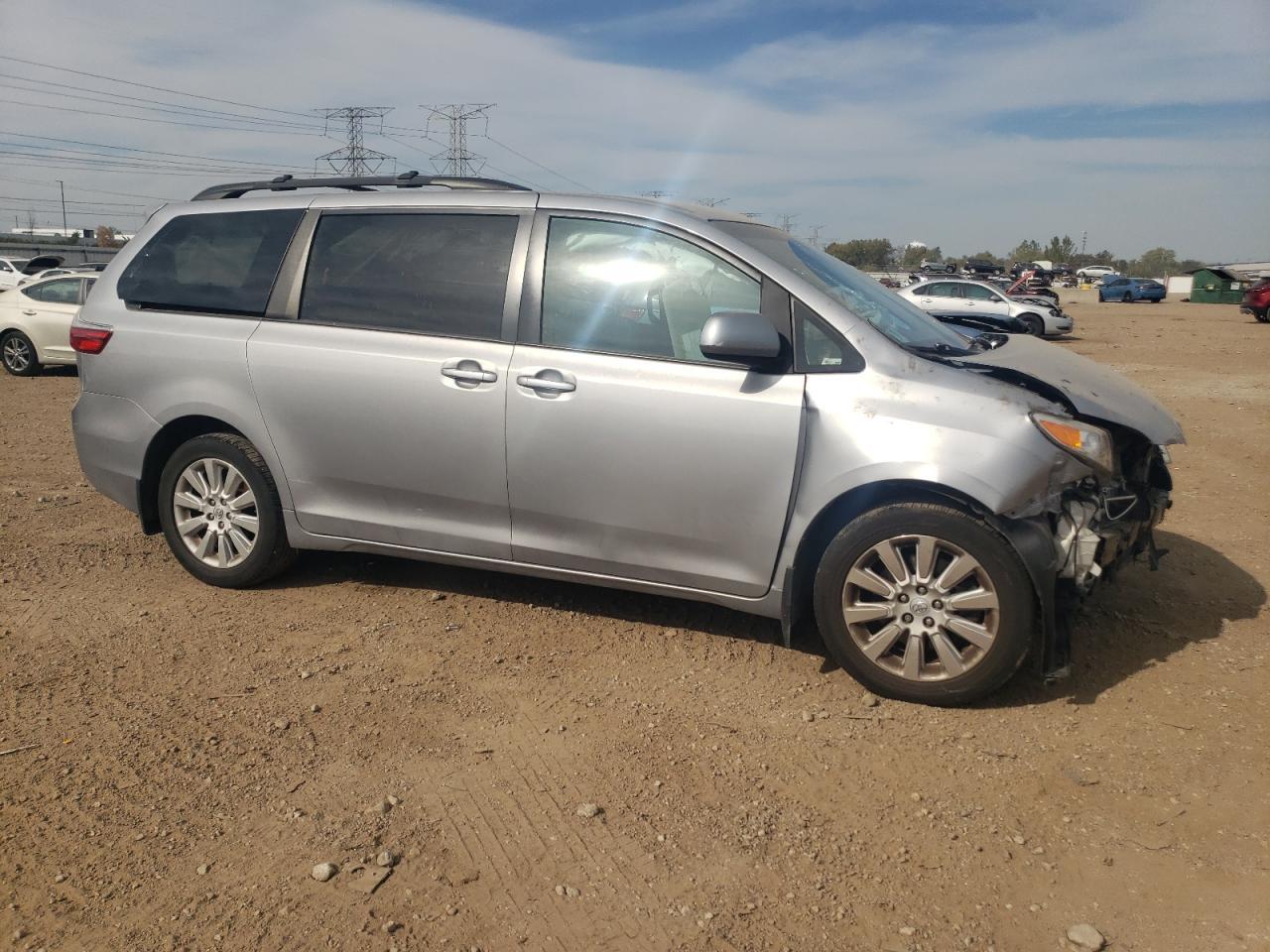 2015 TOYOTA SIENNA