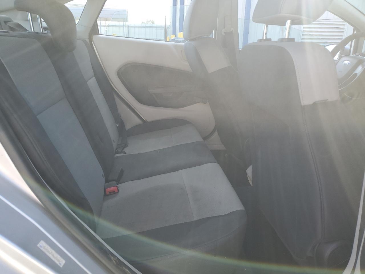 2013 FORD Fiesta