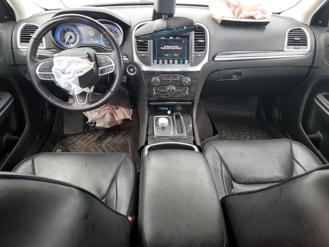 2019 CHRYSLER 300