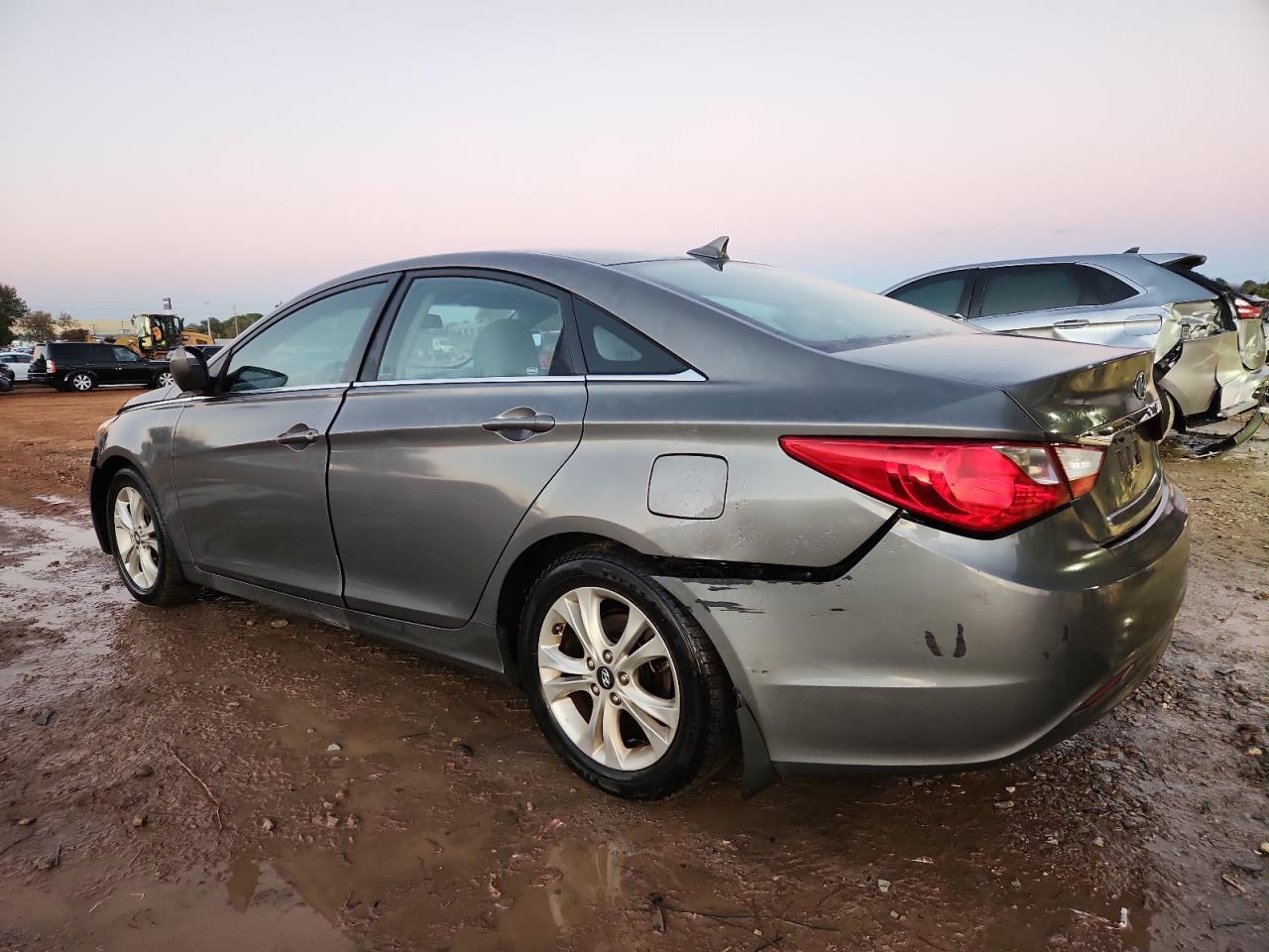 2011 HYUNDAI SONATA