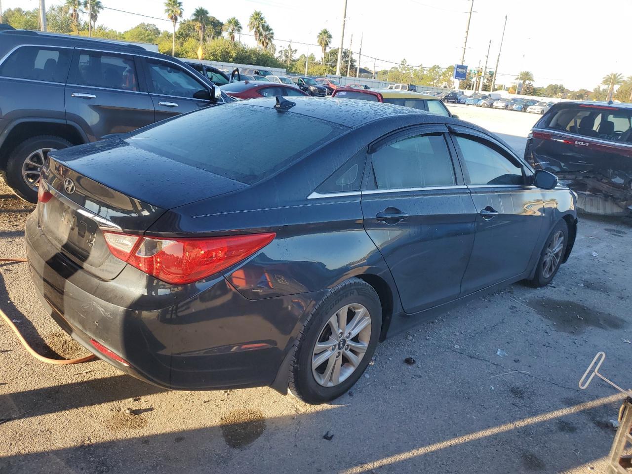2011 HYUNDAI SONATA